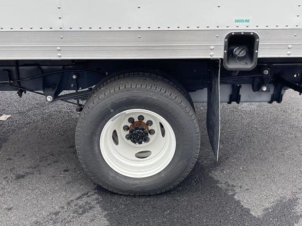 2024 Ford E450 image 10