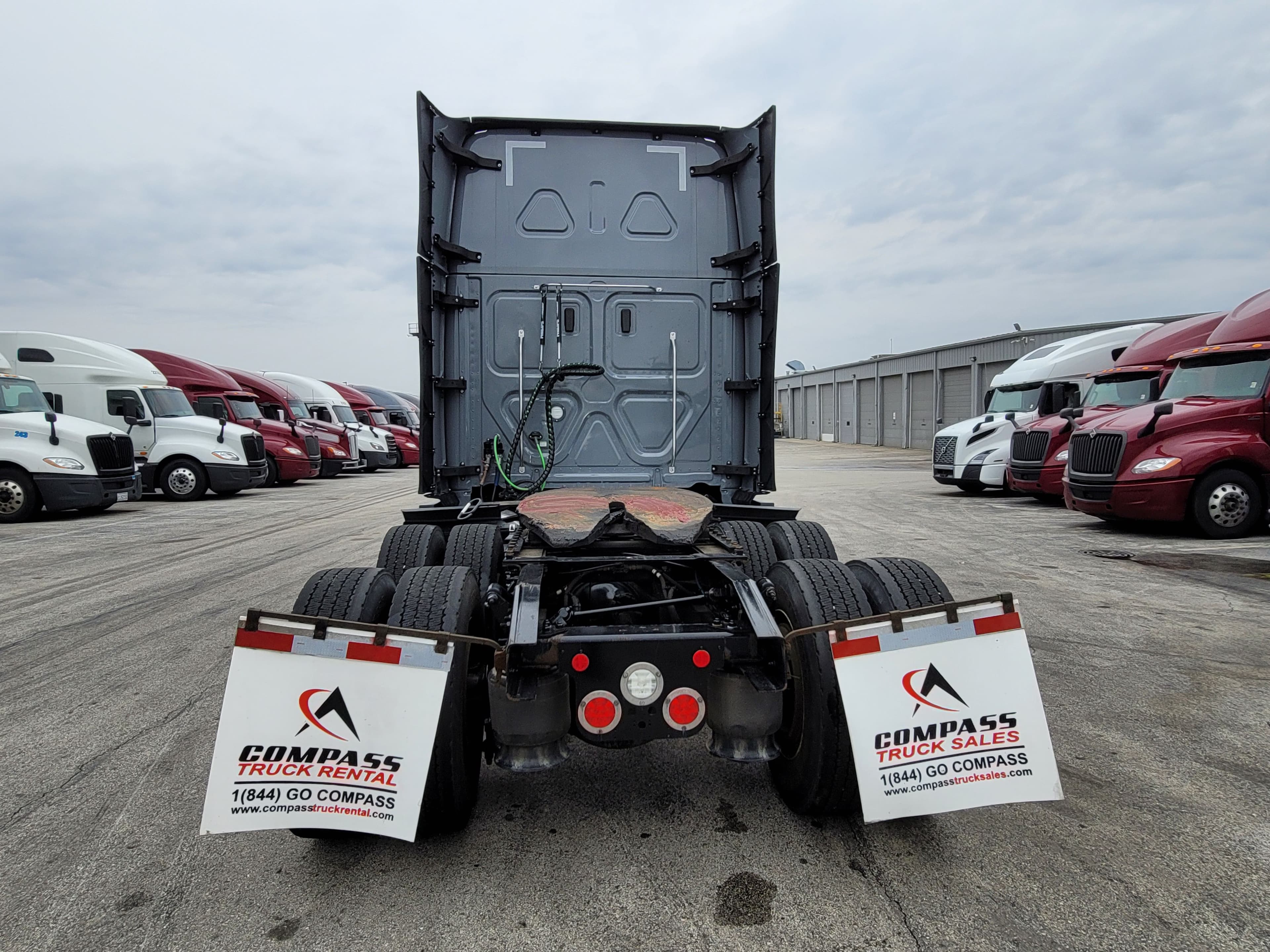 2022 Freightliner Cascadia 126 image 3