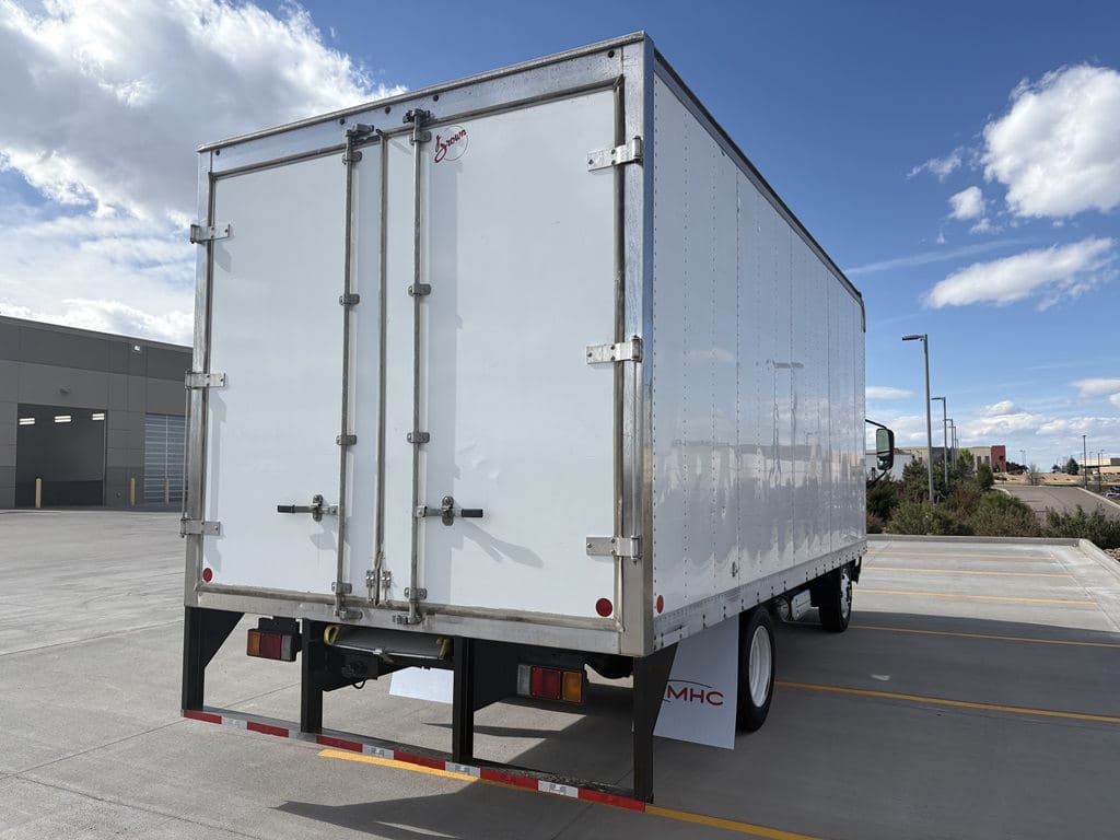 Used 2020 HINO 195 image 7