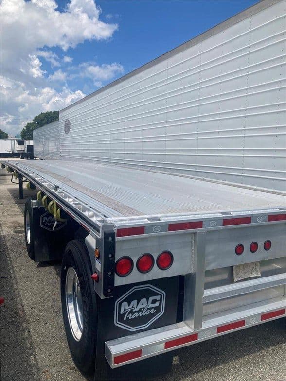 2025 Mac Trailer Mfg 1650 Cft image 2