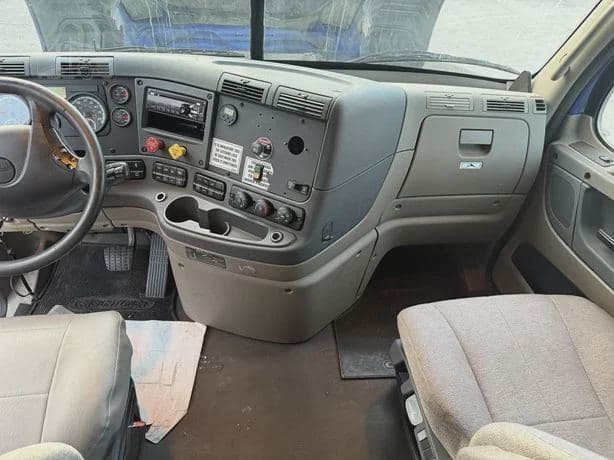 2018 Freightliner Cascadia image 15