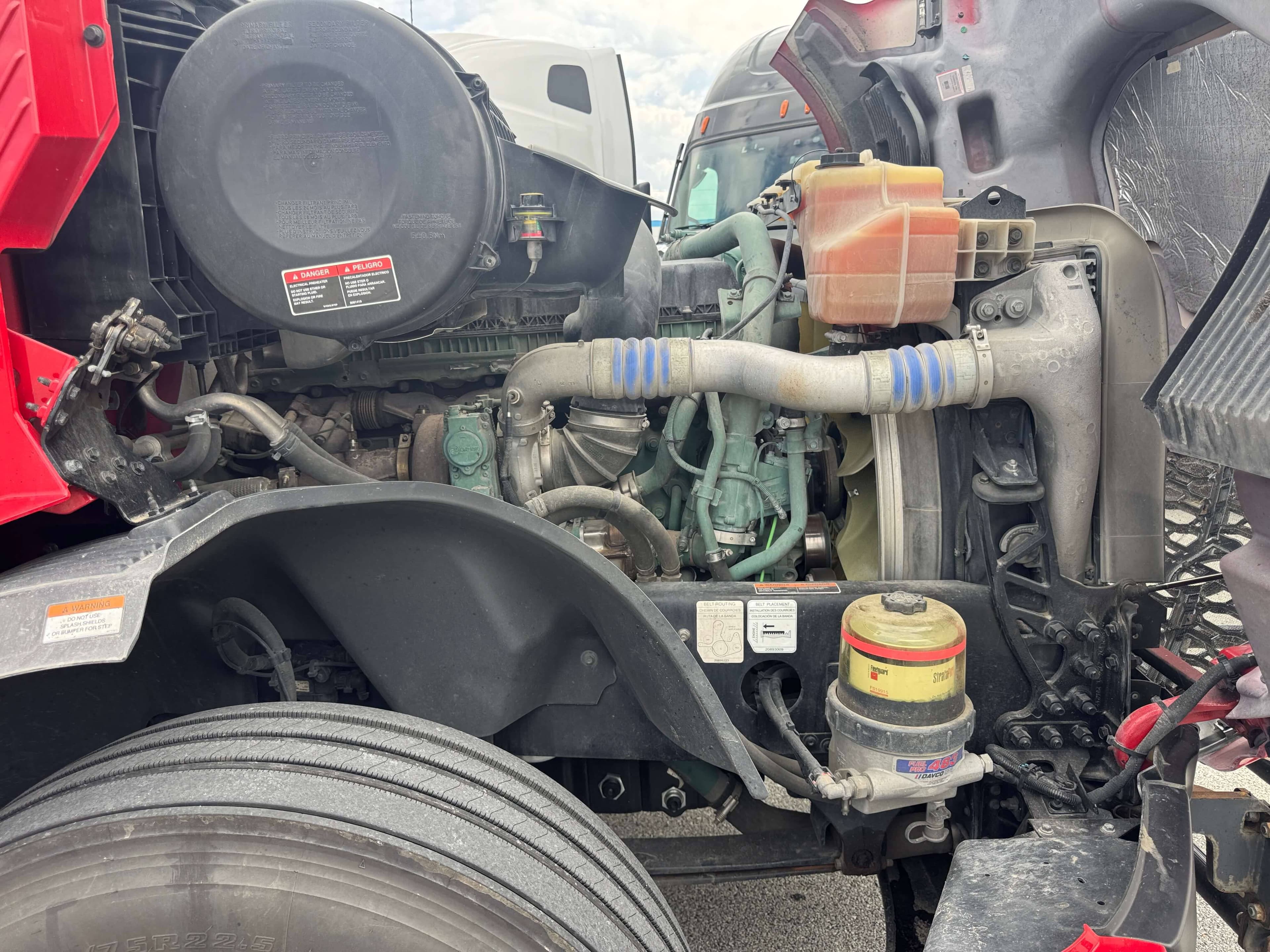 2022 Volvo VNL760 image 7