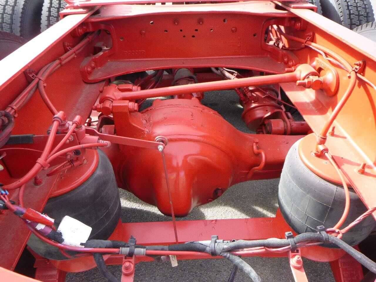 2023 Peterbilt 567 image 8