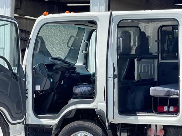 2024 Isuzu NRR image 11