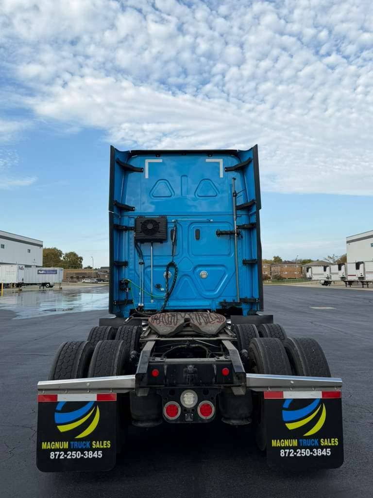 2022 Freightliner Cascadia image 6