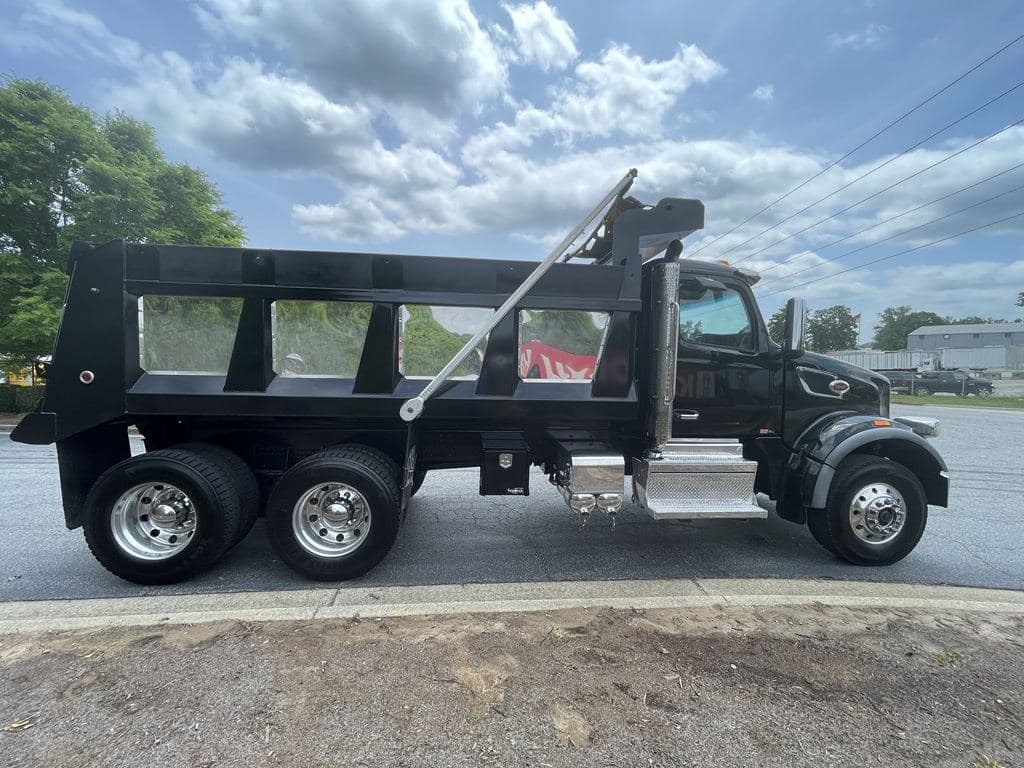 Used 2024 PETERBILT 567 image 5