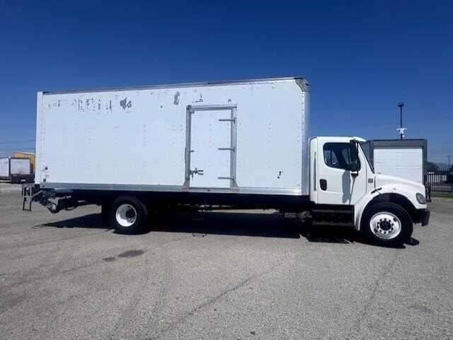 2019 Freightliner M2 image 5