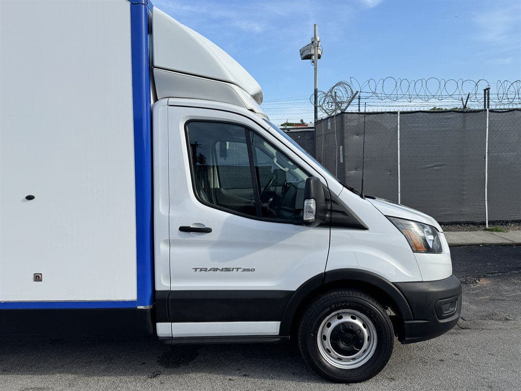2023 Ford Transit T-350 image 17