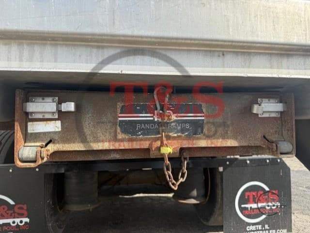 2017 HYUNDAI 48300 image 28