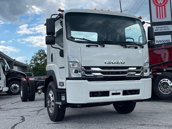 2025 Isuzu FTR image 3