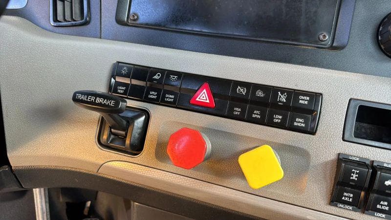 2018 Freightliner Cascadia image 17