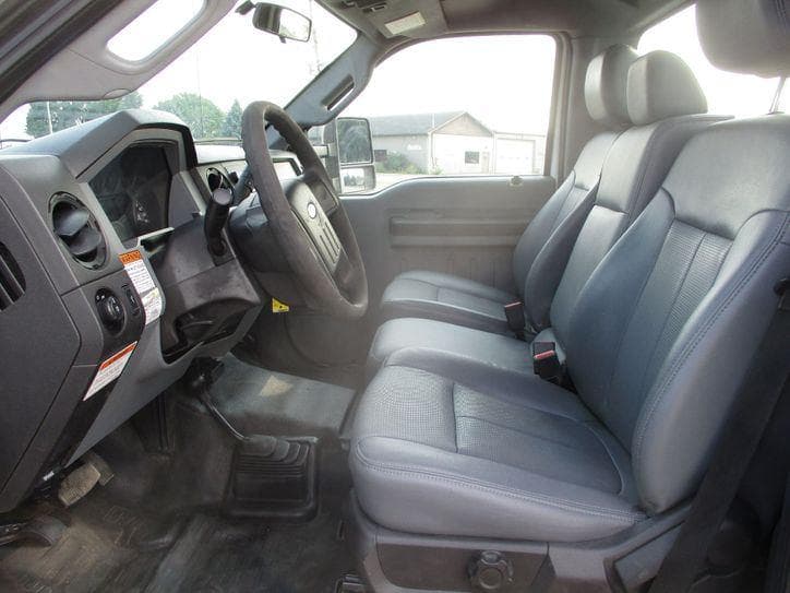 2016 Ford F-550 BUCKET TRUCK 4X4 image 12