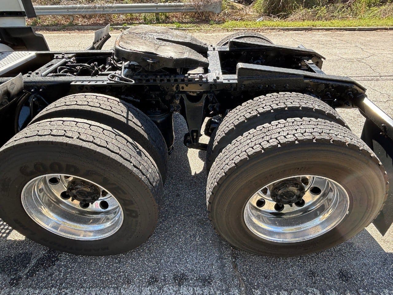 2018 International LT625 image 27