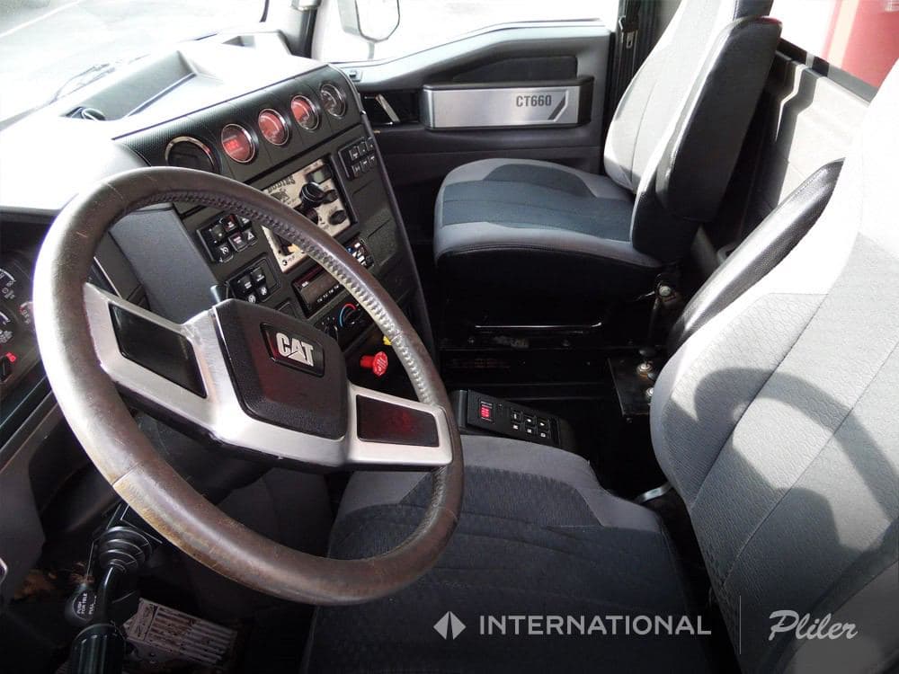 2016 CATERPILLAR CT660S Dump Truck (GN292961) image 6