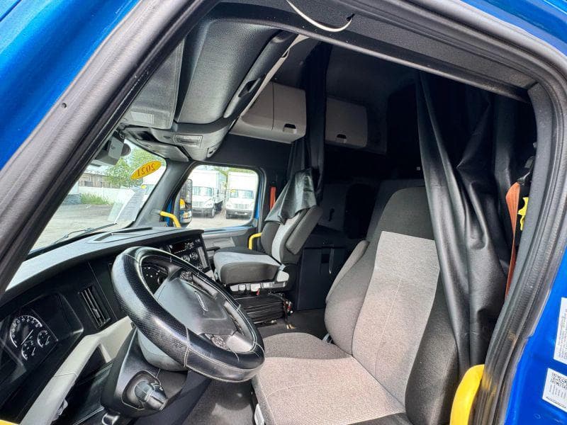 2021 Freightliner Cascadia image 34