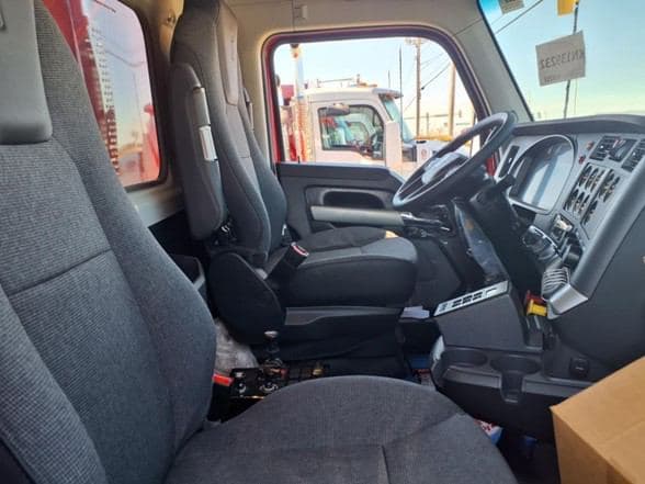 2026 Kenworth T880 image 14