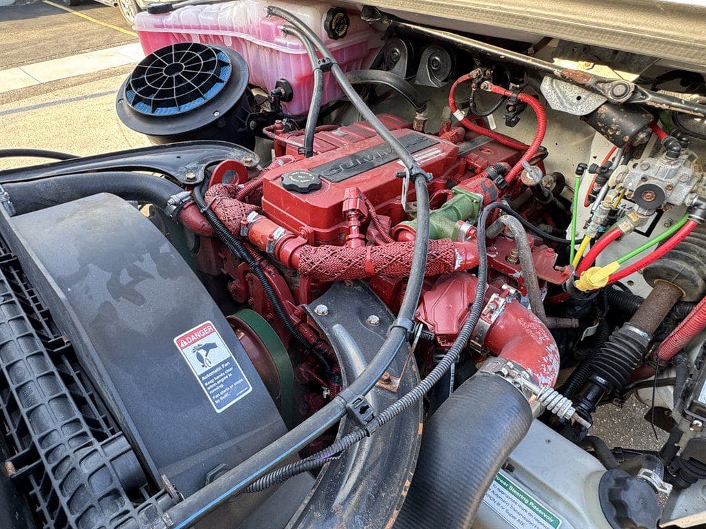 2015 Freightliner M2 106 image 44