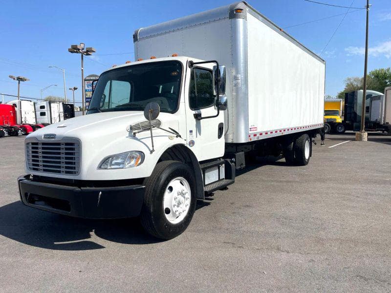 2018 Freightliner Cascadia 125 image 2