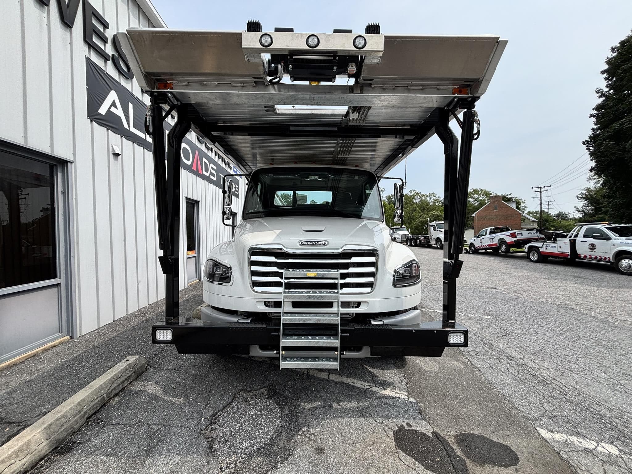 2027 Freightliner BUSINESS CLASS M2 106 image 3