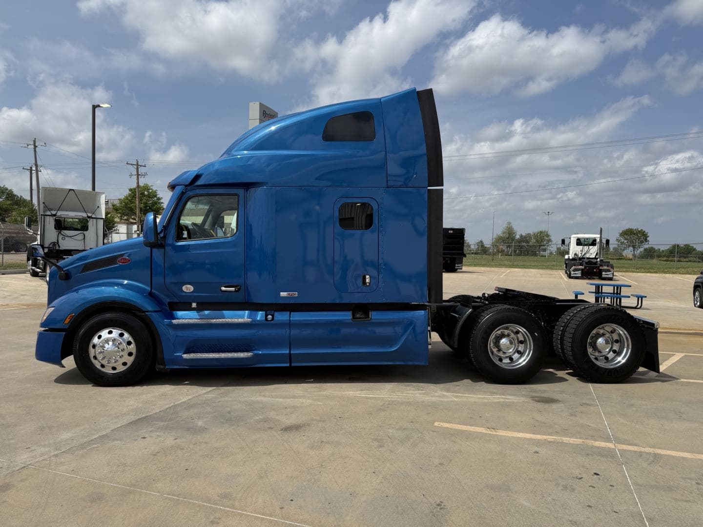 2022 Peterbilt 579 image 6