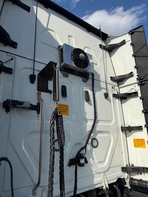 2022 Freightliner Cascadia 126 image 8