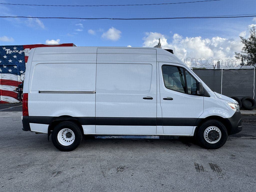 2019 Freightliner Sprinter 3500 image 13
