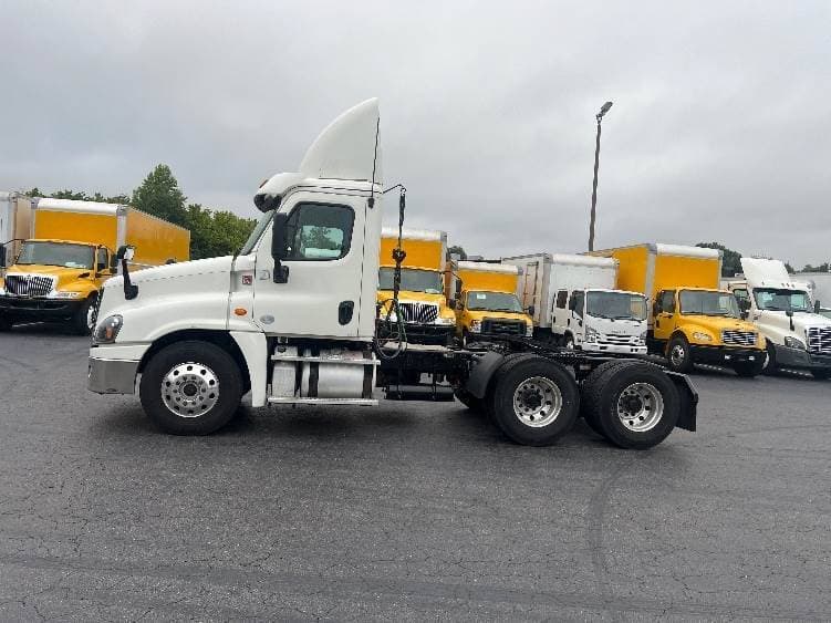 2018 Freightliner Cascadia image 10