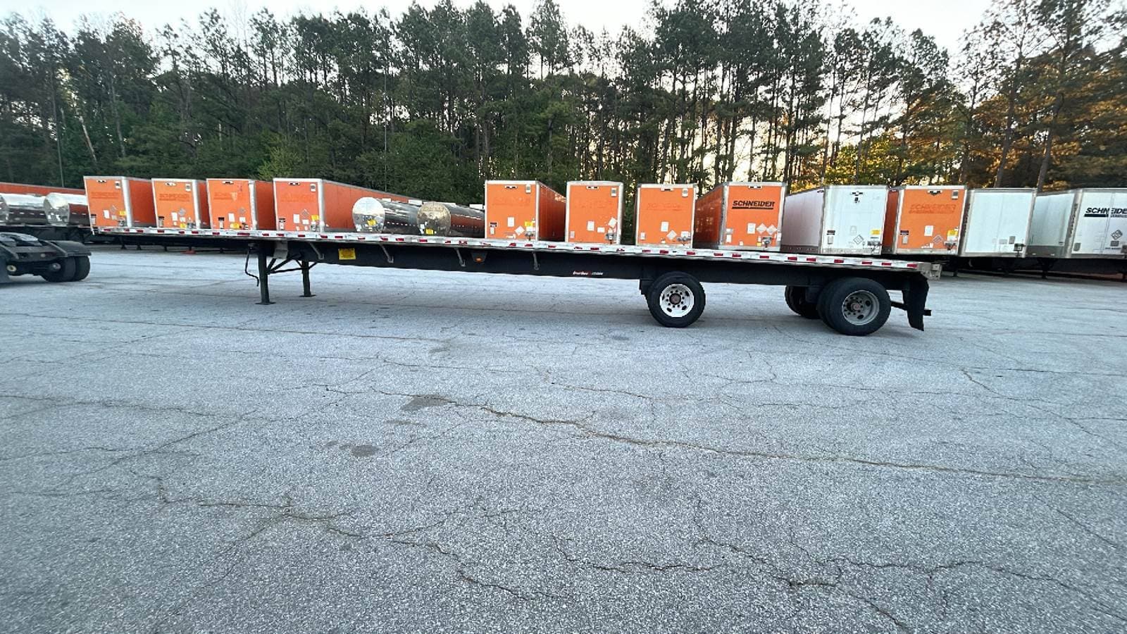 2013 Great Dane 53 ft Flatbed Trailer - Air Ride Suspension image 11