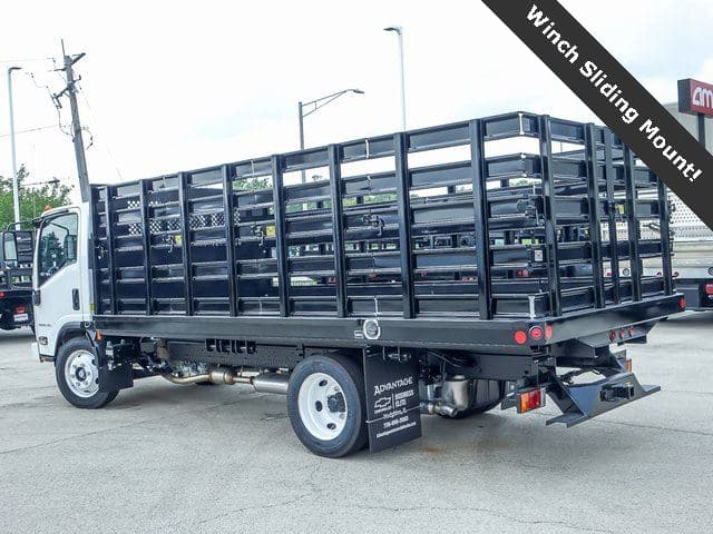 2024 Chevrolet 5500 XG LCF Gas Work Truck 16'6" Stake Bed image 5