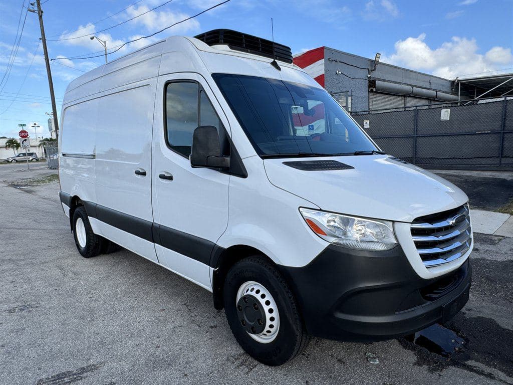 2019 Freightliner Sprinter 3500 image 15
