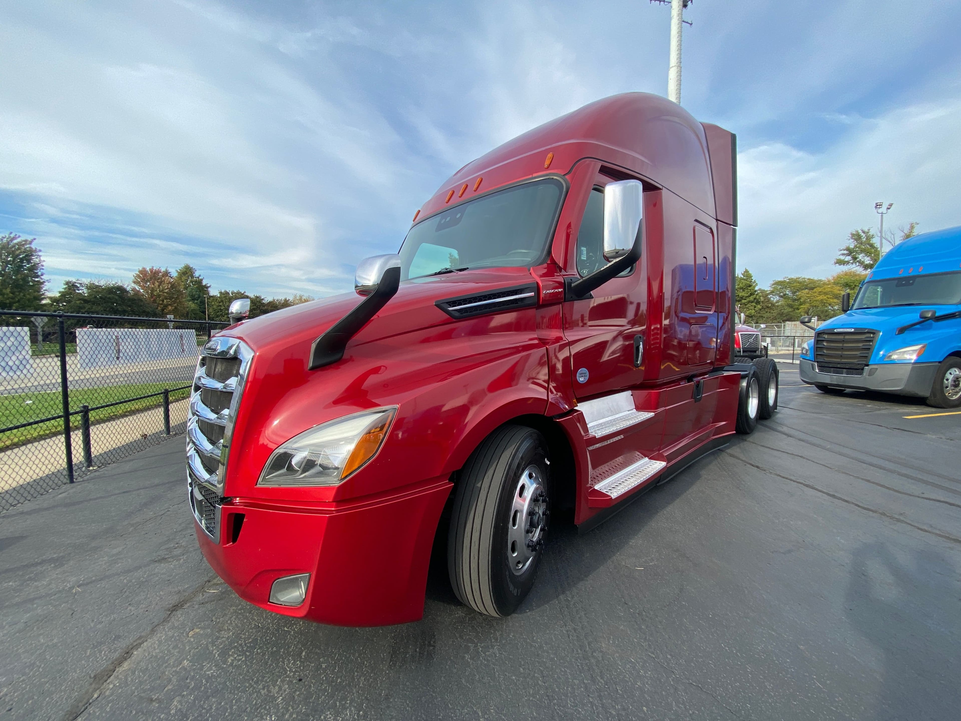 2021 Freightliner Cascadia image 1