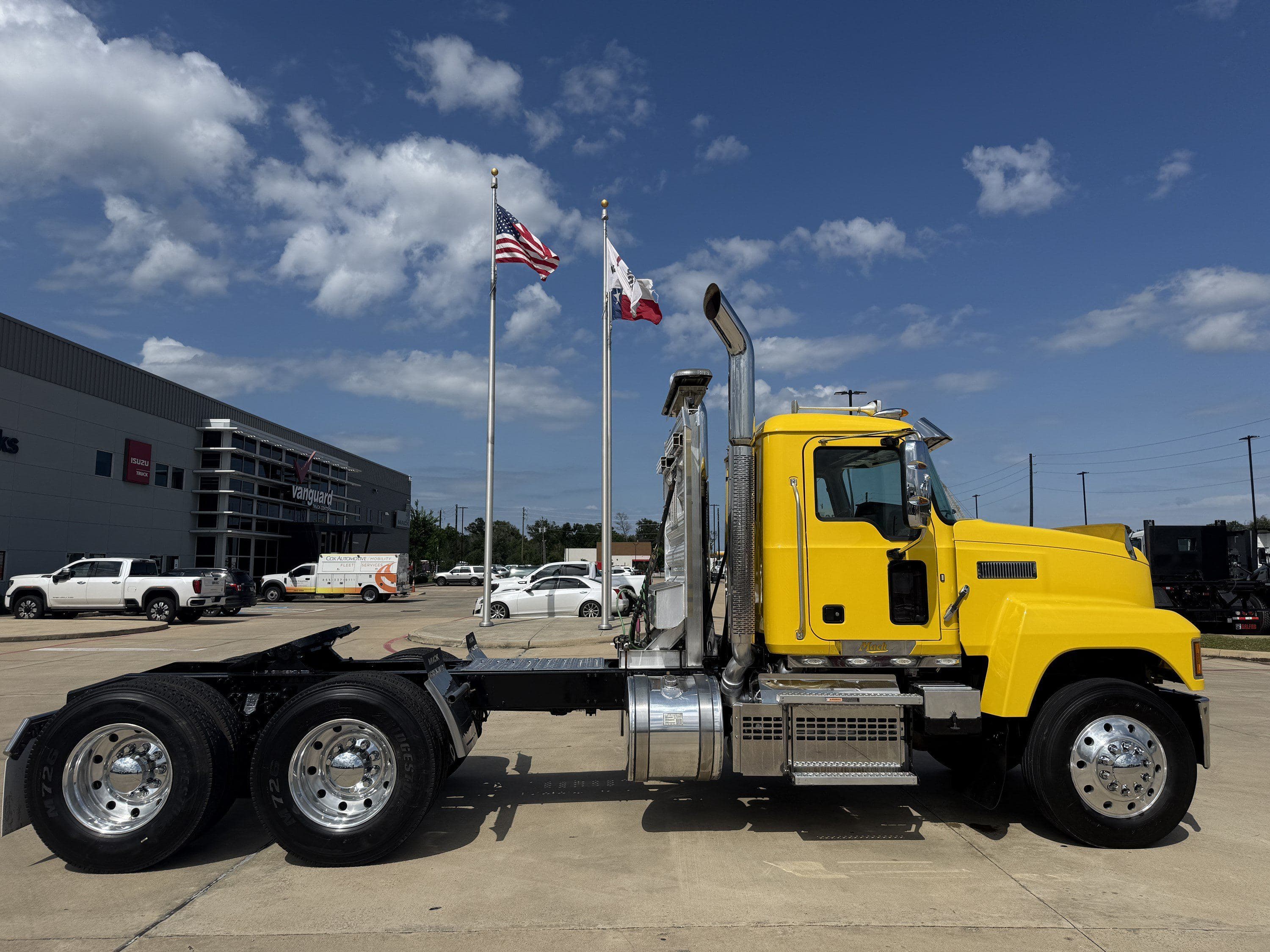 2025 Mack PINNACLE 64T image 13