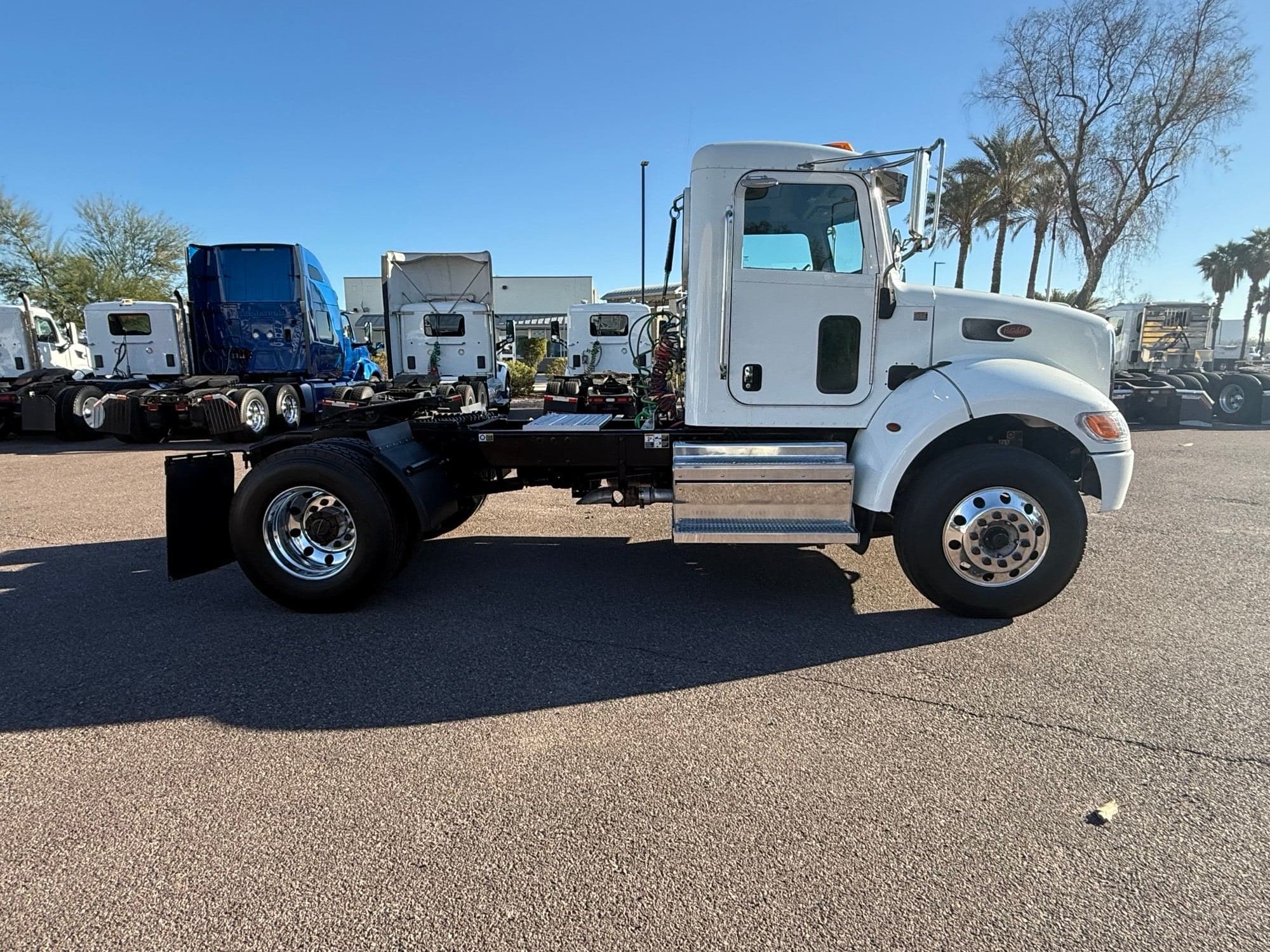 2018 Peterbilt 337 image 6