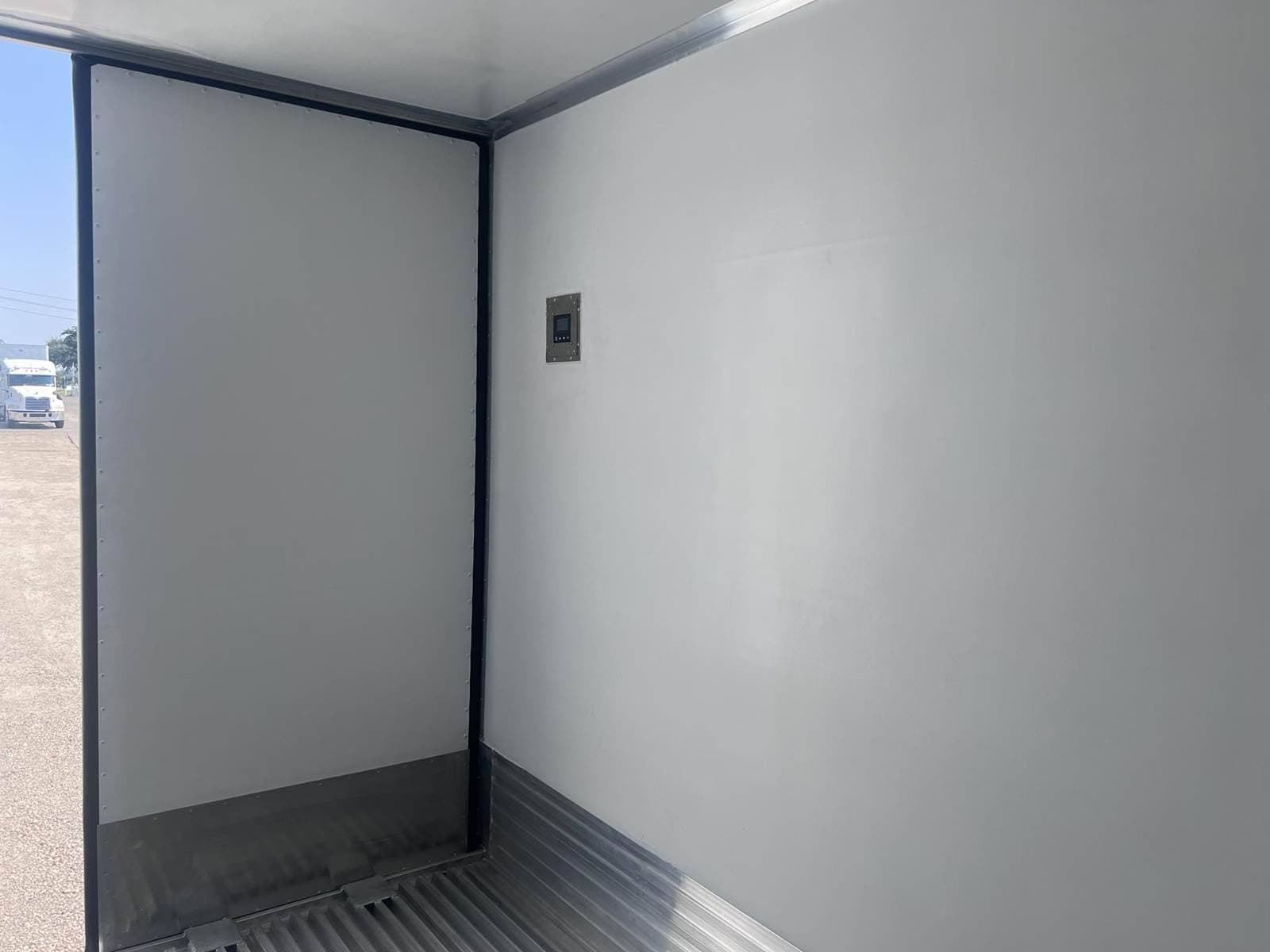 2025 Utility 53` Dry Van image 4