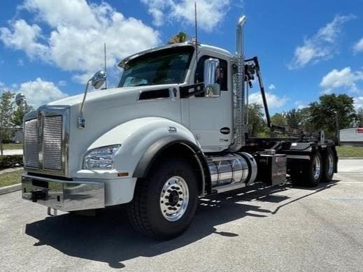 2025 Kenworth T880 image 11