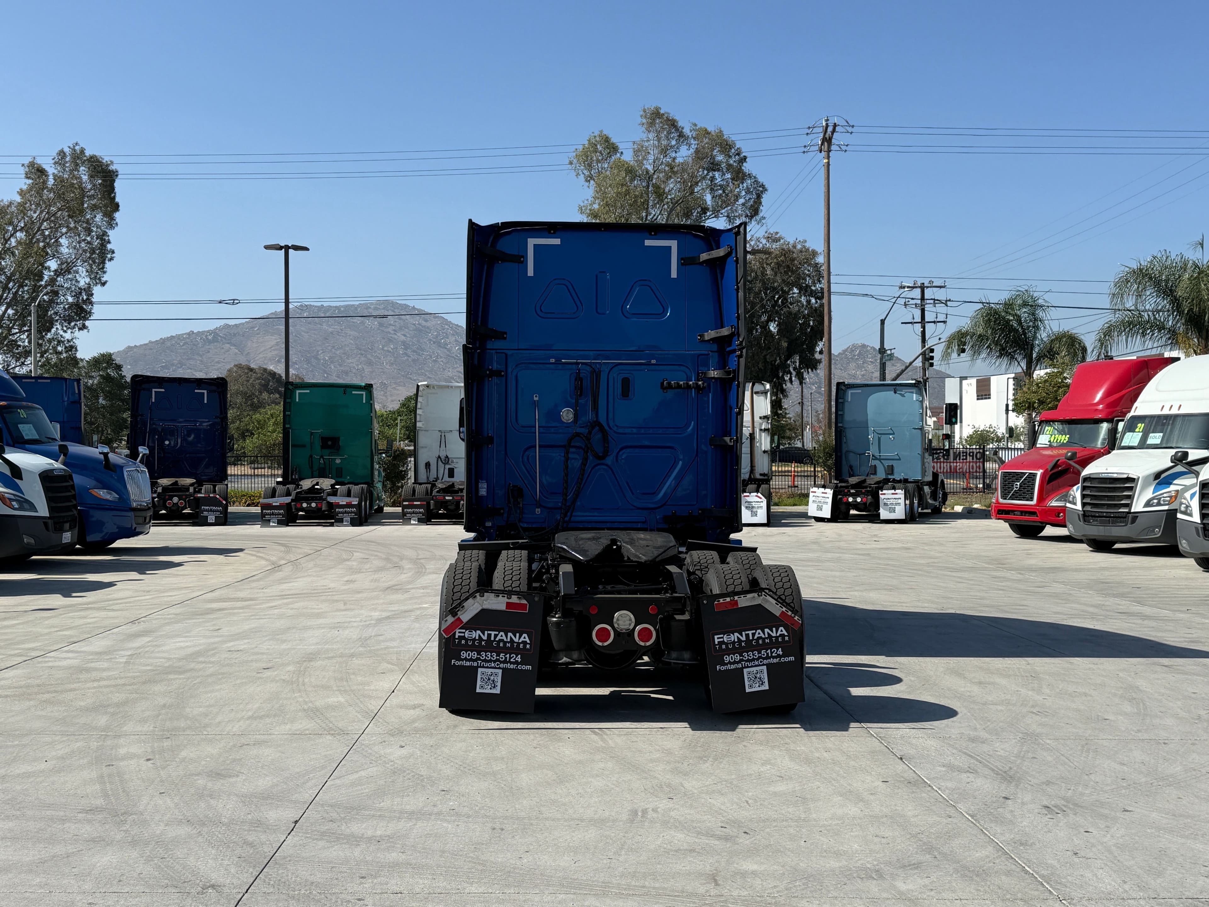 2022 Freightliner Cascadia 126 image 6