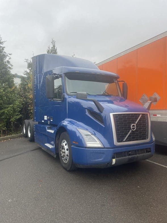 2021 Volvo VNR64T660 image 2