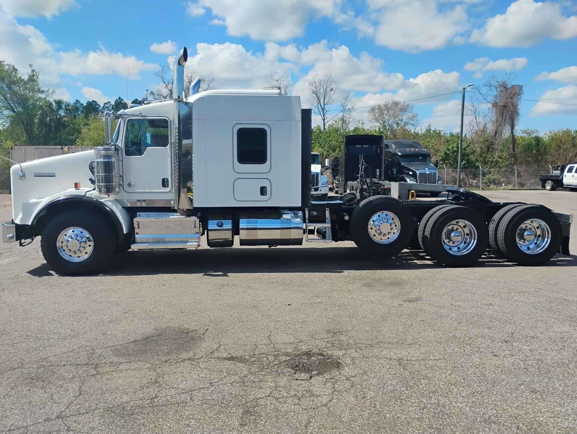 2019 Kenworth T8 Series image 4
