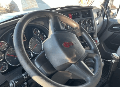 2020 Kenworth T880 image 7