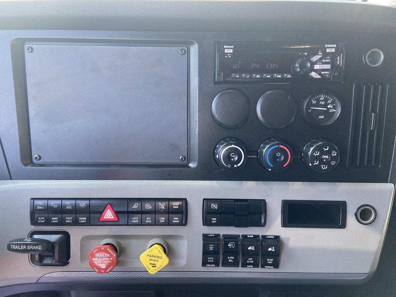 2021 FREIGHTLINER Cascadia CA126 Tandem Axle Sleeper image 11