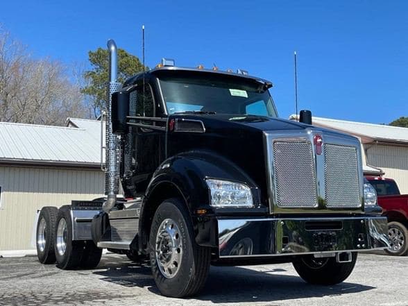 2026 Kenworth T880 image 1