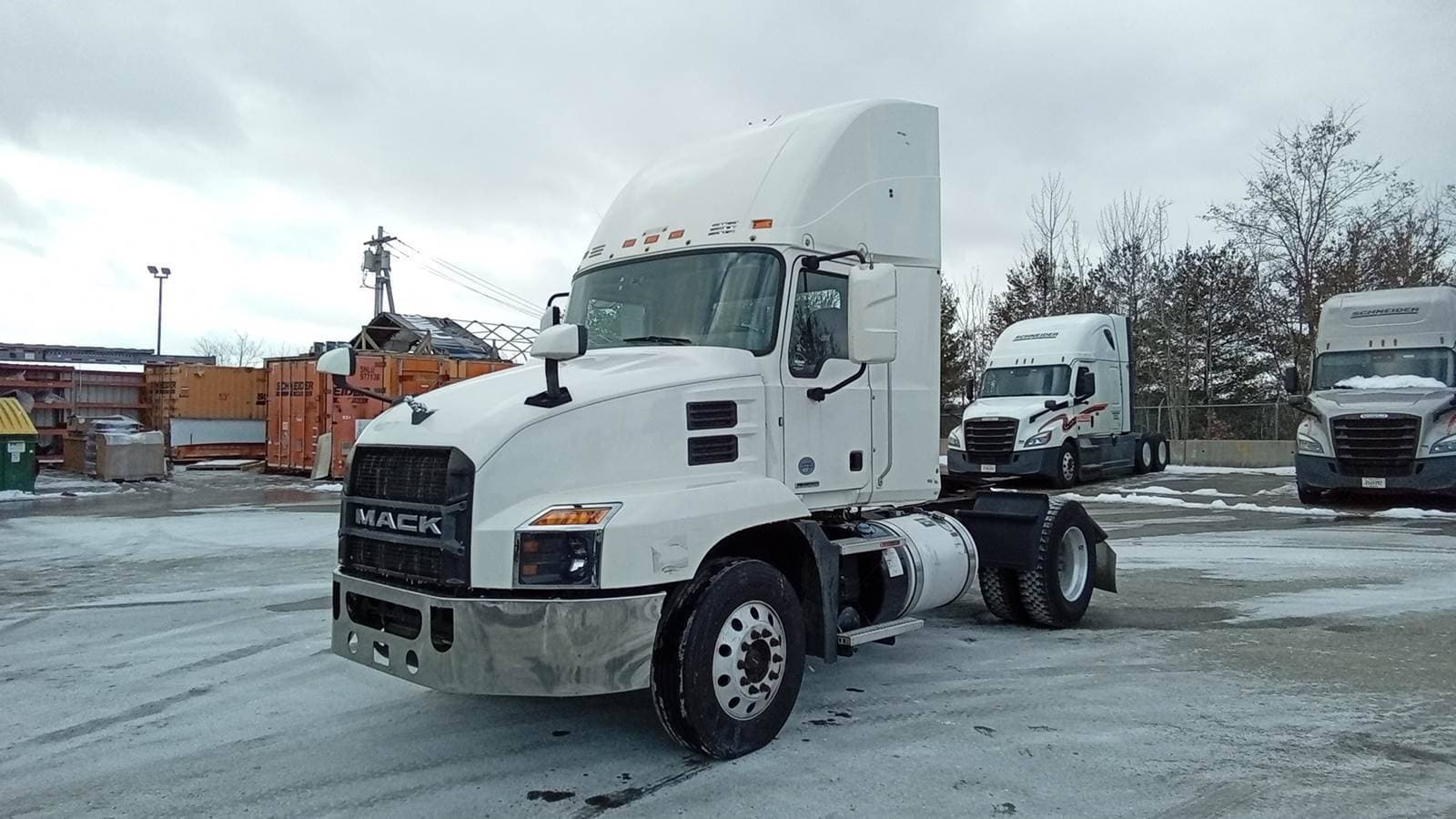2019 Mack Anthem Single Axle Day Cab Truck - Mack MP7, Automatic image 12