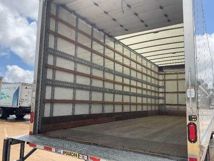 2022 International MV607 Box Truck - 220HP, 6 Speed Automatic, Roll up Door image 11