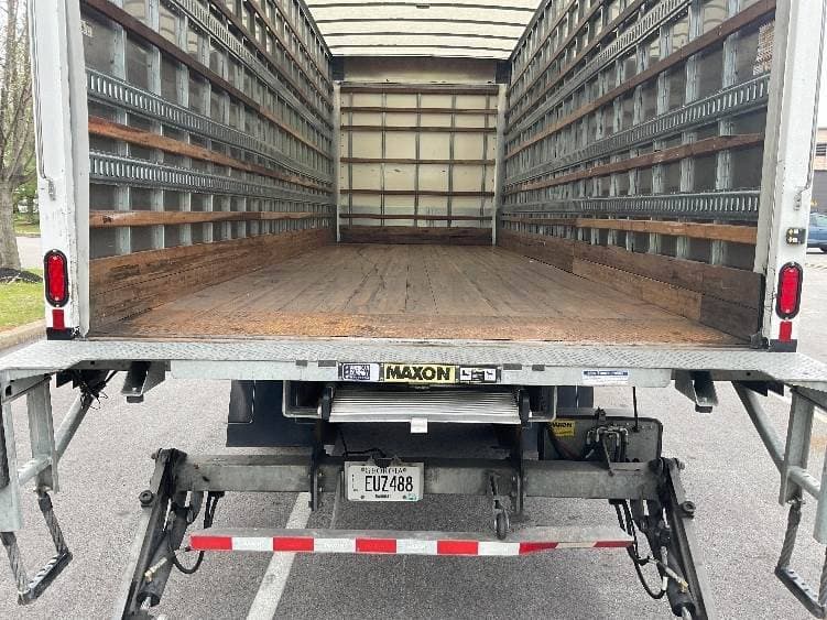 2022 International MV607 Box Truck - 220HP, 6 Speed Automatic, Roll up Door image 10