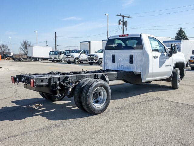 2026 Chevrolet Silverado 3500HD Work Truck image 3