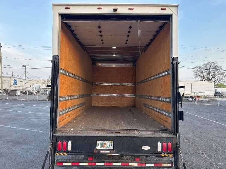 2017 MITSUBISHI FUSO FEC72S image 7