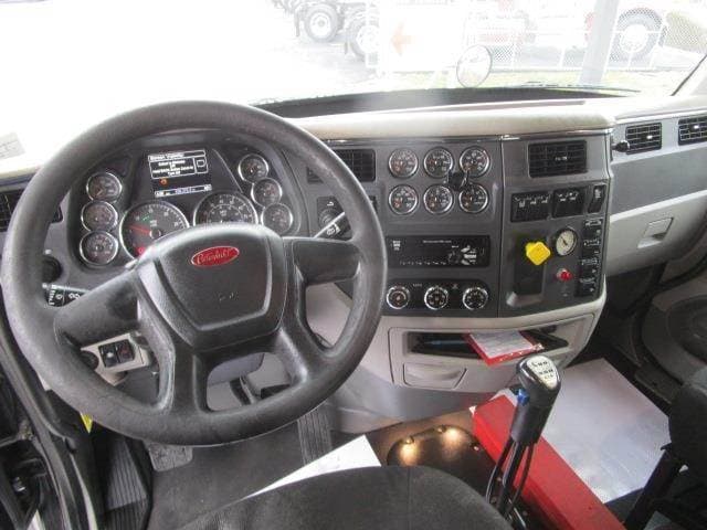 2019 Peterbilt 567 image 8