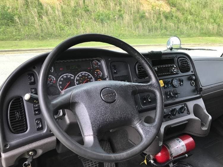 2021 Freightliner M2 image 8