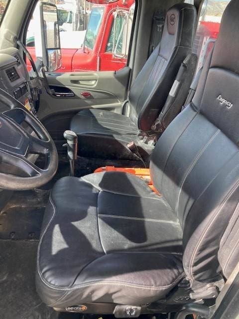 2019 Peterbilt 567 image 6