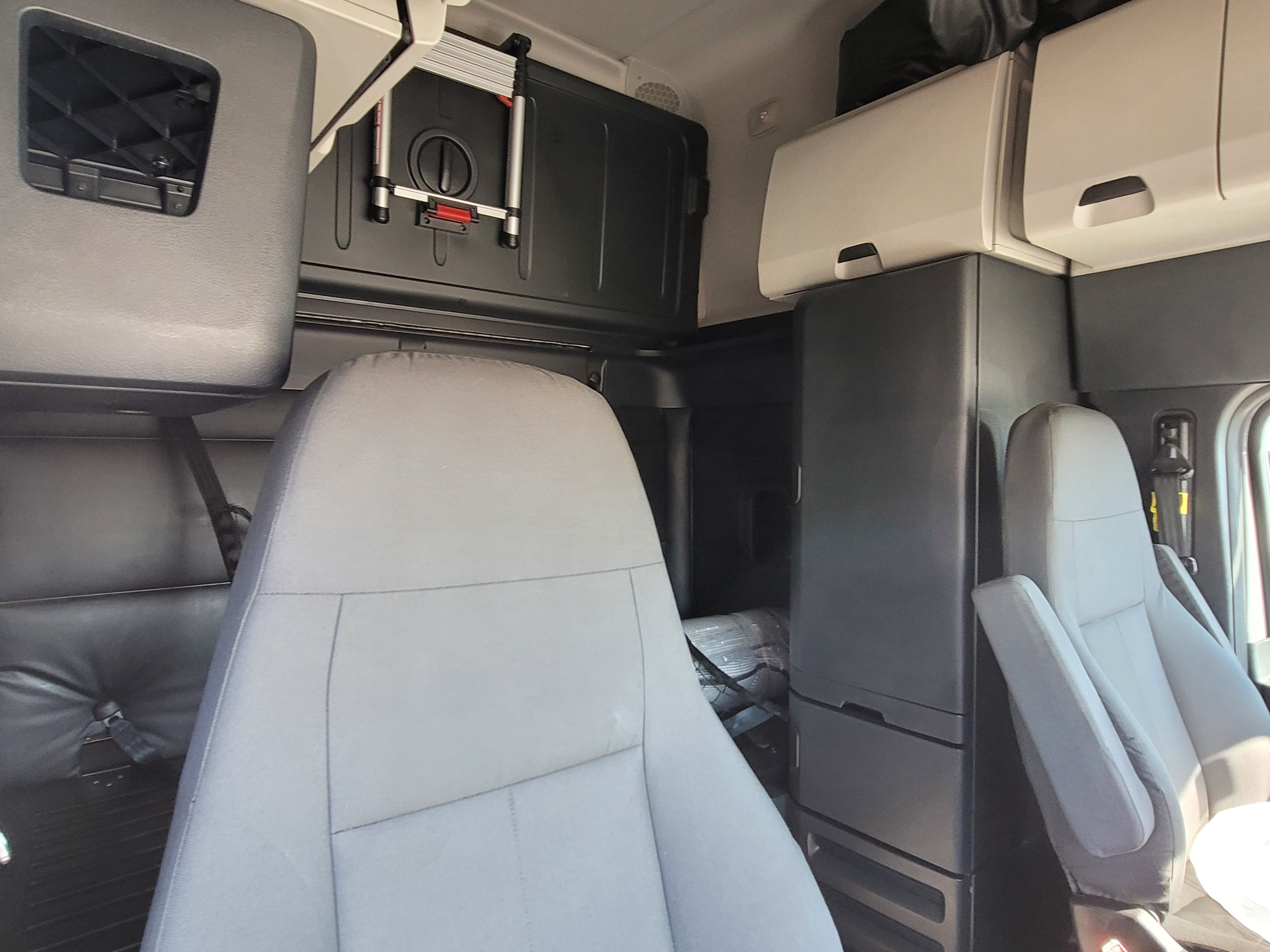 2023 Freightliner Cascadia 125 image 9